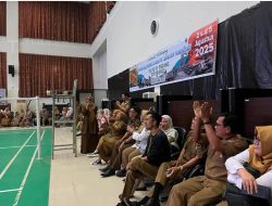 Sorak Sorai Supporter Semarakkan Final Turnamen Bulutangkis HJK Padang 2025