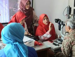 Padang Kota Sehat, Berikan Pemeriksaan Mata Gratis Kepada Lansia 