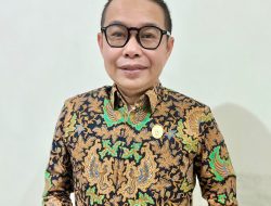 Informasi Sebagai Hak Asasi Manusia Oleh: Musfi Yendra (Ketua Komisi Informasi Provinsi Sumatera Barat)