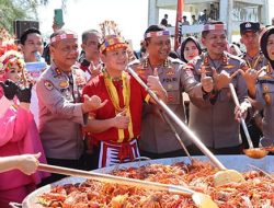 Kapolda Sumbar dan Kapolres Mentawai Kawal Ketat Sajian Lobster 2025 di Pantai Mapadegat