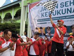 Gubernur Sumbar Lepas Ribuan Peserta Jalan Sehat Kerukunan Peringati HUT ke-80 RI