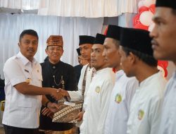 Wagub Vasko Ruseimy Berikan Penyerahan Remisi Sebanyak 8.856 Warga Binaan Lapas Muaro, di HUT RI ke-80