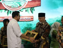 Sumbar Raih Penghargaan Pemerintah Daerah Terbaik di Festival Perhutanan Sosial Nasional 2025