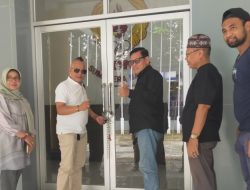 Didampingi Tim,Wakil Ketua Karateker KONI Sumbar Prof. Syahrial Bakhtiar Tinjau Kantor KONI Sumbar