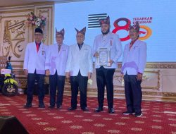 Wako Fadly Amran Dianugerahi Lencana Jasa Pratama di HUT PMI ke-80