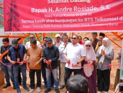 Bupati Solok Bersama Anggota DPR RI Andre Rosiade Resmikan BTS di Nagari Sumiso