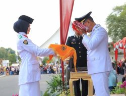 Wakil Bupati Pasaman Parulian Dhalimunthe Pimpin Upacara Penurunan Bendera Merah Putih HUT RI Ke 80 Tahun
