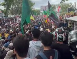 Suarakan Aspirasi, Ribuan Mahasiswa Gelar Demonstrasi Damai Ke DPRD Sumbar