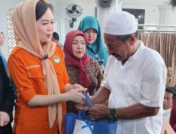 TP-PKK Kota Padang Berikan Bantuan Korban Musibah Kebakaran di Pasa Gadang