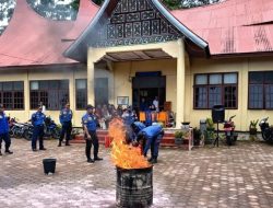 Cegah Api Membesar, Satpol PP-Damkar Pasaman Latih Warga Cubadak Jadi Penolong Pertama