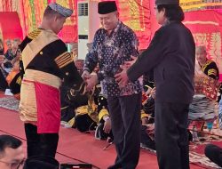 Gubernur Mahyeldi Apresiasi Pengukuhan Prof. Fauzi Bahar sebagai Penghulu Suku Koto