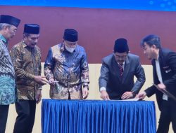Dr Fuad Bawazier Lantik Prof Widodo Muktiyo jadi Rektor UAI