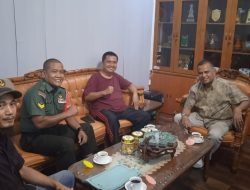 Sertu Syafruddin Jalin Komsos dengan Kadisdag dan LPM Bahas Peningkatan Ketahanan Ekonomi Warga