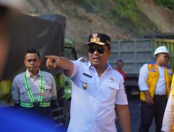 Wagub Vasko Rusiemy Tinjau Progres Jalan Bayang-Solok, Minta Rampung Akhir November