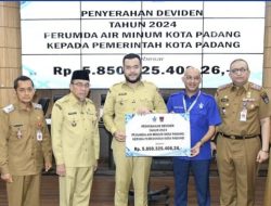 Perumda Air Minum Serahkan Deviden 5,8 Milyar untuk PAD Kota Padang