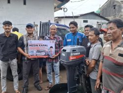 Dari Aspirasi Ke Aksi, Rahmat Saleh Serahkan Mesin Tempel untuk Nelayan Patenggangan Indah