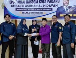 Peringati HUT ke – 14, NasDem Padang Serahkan Sembako dan Santuni Puluhan Anak Yatim