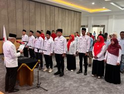 Ketua PMI Sumatera Barat Lantik dan Kukuhkan Dewan Kehormatan PMI Kabupaten Solok Masa Bakti 2025–2030