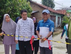 Anggota DPRD Rusdi,ST MT Resmikan Jembatan di RW 04 Kelurahan Banuaran
