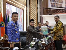 DPRD Sumbar Tetapkan Propemperda Tahun 2026 dan Dua Perda
