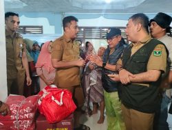 Wagub Sumbar Tinjau Korban Banjir di Ulakan, Salurkan Bantuan dan Instruksikan Penanganan Cepat