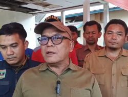 Bupati Pasbar Tetapkan Status Tanggap Darurat, Kunjungi Korban Banjir dan Serahkan Bantuan