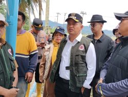 Bupati dan Wakil Bupati Solok Tinjau Lokasi Terdampak Banjir, Perintahkan Seluruh OPD Gerak Cepat