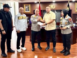Andre Rosiade Salurkan Rp100 Juta untuk Polda Sumbar Bangun Dapur Umum Korban Banjir dan Longsor