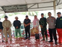 Bupati Pasaman Barat Yulianto, Salurkan Sembako Korban Banjir ke Warga Sasak