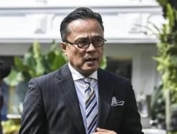 Banjir Bandang Bawa Bukti Potongan Kayu, Dony Oskaria: Kapolda Usut Tuntas Ilegal Logging di Sumbar