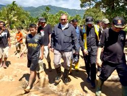 Andre Rosiade Bawa Alat Berat Normalisasi Sungai Pascabanjir, Desak Gubernur Pimpin Penindakan Pembalakan Liar