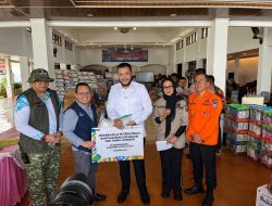 Walikota Fadly Amran Terima Bantuan Jasa Raharja Putera untuk Korban Bencana di Kota Padang