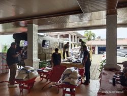 Kalaksa BPBD Hendri Zulviton: Bantuan di Posko Utama Terus Disalurkan, 1,2 Ton Beras Dikirim ke Kecamatan Koto Tangah