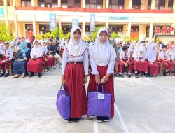Siswa Sekolah dan Guru Terdampak Banjir Dibantu Pemko Padang