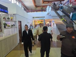 Mendarat di Padang, Dony Oskaria Langsung Rapat dengan Dirut BUMN, Bahas Bantuan Banjir