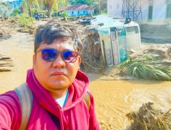 Meski Jadi Korban, Jurnalis di Padang Tetap Liput Banjir untuk Publik