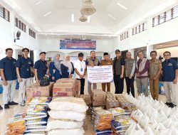 Pemko Padang Terima Bantuan dari Bulog Masyarakat Terdampak Banjir