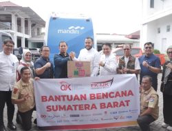 Walikota Fadly Amran Terima Bantuan Pasca Bencana dari Para Pengusaha Kota Padang