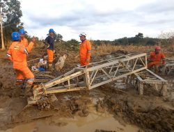 BNPB: Korban Banjir dan Longsor di Sumatera Capai 1.053 Jiwa, Operasi SAR Masih Berpacu dengan Waktu