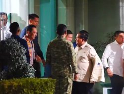 Tiba di Padang, Kapolri Dampingi Presiden Rapat Penanggulangan Bencana Alam