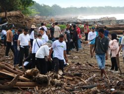 Pulihkan Aktivitas Nelayan, Pemprov Sumbar Gelar Aksi Bersih Pantai