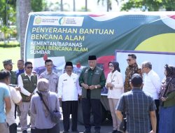 Gubernur Mahyeldi Terima Bantuan Kemanusiaan Tahap II dari Kementan untuk Korban Bencana di Sumbar