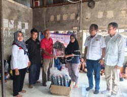 PJKIP Padang Salurkan Bantuan Perlengkapan Sekolah untuk Murid SD Terdampak Banjir di Kampung Lapai