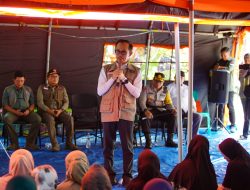 Berdialog dengan Korban bencana, Rektor UNAND: Ujud Empati dan Ringankan UKT