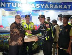 Jaga Kondusivitas Nataru, Muhidi Apresiasi Petugas dan Serahkan Bantuan