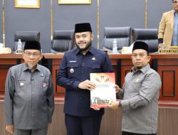Wako dan Wawako Padang Hadiri Rapat Paripurna DPRD Kota Padang
