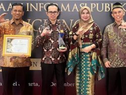 Pemprov Sumbar dan 3 Kampus di Padang Raih Prediket Informatif Saat Anugerah KI Pusat 2025