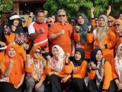 Ketua DPRD Muhidi Hadiri Senam Kelompok Wanita Limau Manis Pauh