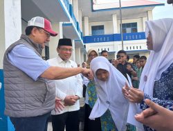 Irman Gusman Salurkan PIP Rp1,2 Miliar untuk 2.008 Siswa SD hingga SMK di Sumbar