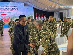 Di Kaki Gunung Tidar Dony Oskaria Beri Arahan untuk Petinggi Semen Indonesia